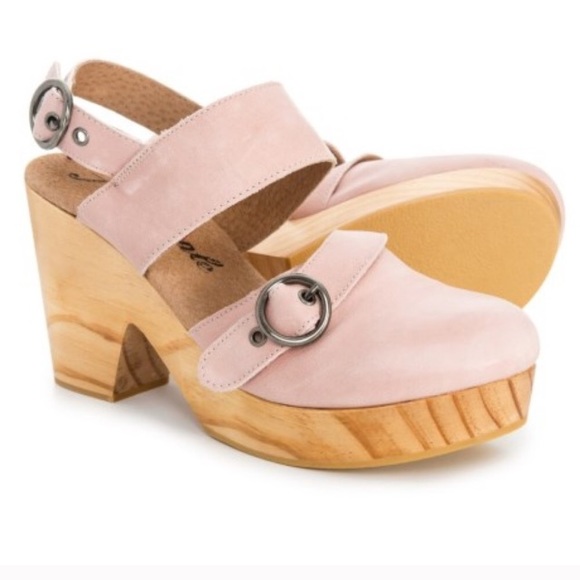 Free People Shoes - 💕HP💕 Free People Circle Park Clogs